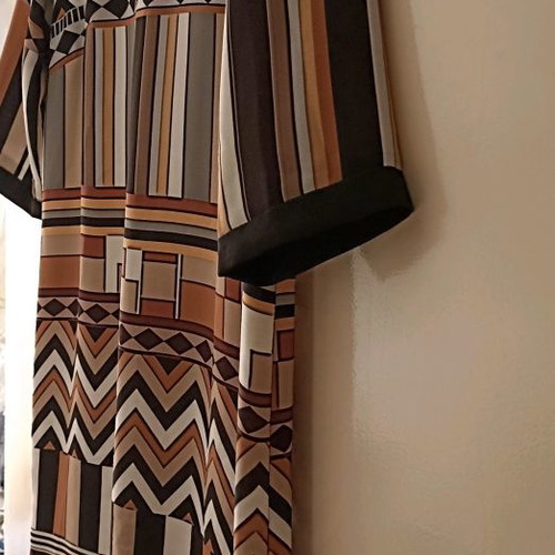 Dress Biancoghiaccio Italian brand size M like new, brown