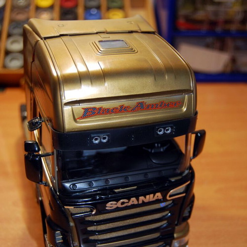 Scania R730 plastic model 1/24 new
