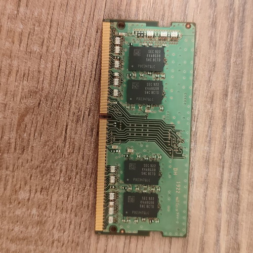 Samsung 8GB DDR4 2666MHz SO-DIMM memory module like new
