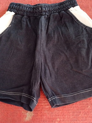Παιδικό μαύρο σορτσάκι Baby Grant σαν καινούργιο, ηλικία 5 ετών
