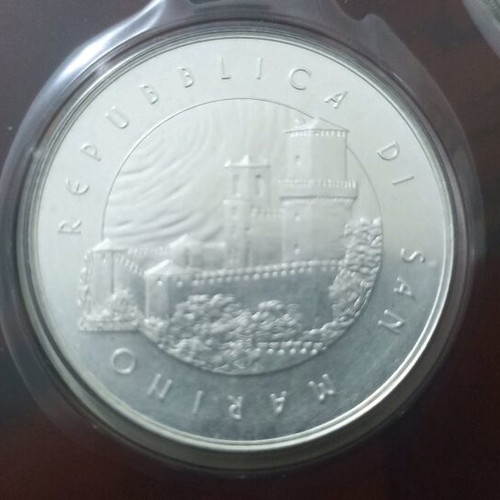 San Marino 2011 coin set and silver commemorative First Men in Space new