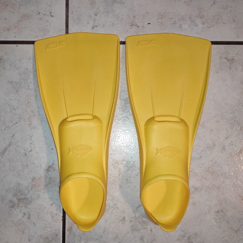 Florida Speedy swim fins size 28-30 yellow like new