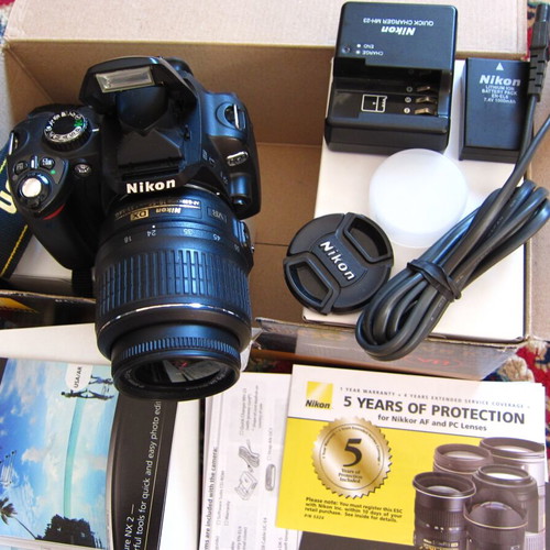 Nikon D60 DSLR Camera Kit DX Format 10.2MP with VR 18-55mm Lens like new