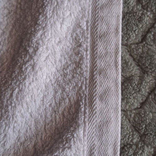 Cotton white women's bath towel like new, 132x76.5 cm