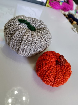 Knitted pumpkins gray and orange, new