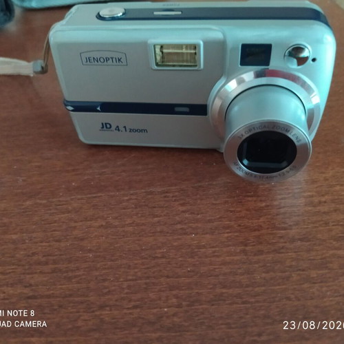 Jenoptik JD 4.1 M digital camera with 3x optical zoom