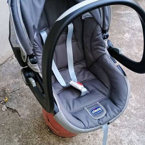 3-in-1 stroller like new, includes carrycot and car seat set