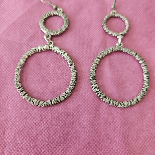 Earrings with hoops like new, silver-plated metal alloy