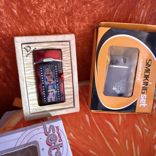Lighters and smoking sets used, collectible gift boxes