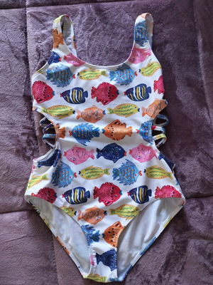 Girls' one-piece swimsuits used, pack of 3 for ages 9-10
