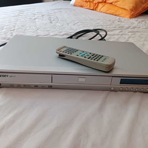 Bluesky GN5.1C DVD/CD player like new with remote and SCART cable