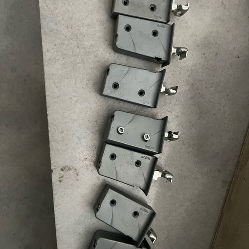 Cabinet supports like new, set of 7 pieces