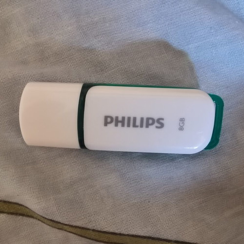 Philips Snow USB Stick 8GB like new