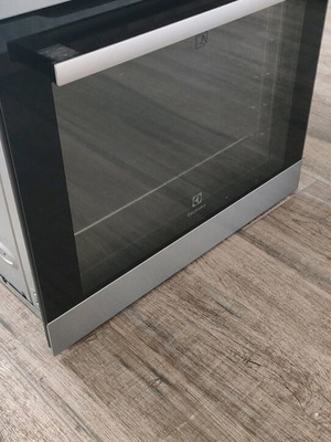 Φούρνος εντοιχιζόμενος Electrolux like new, χωρητικότητα 74 L