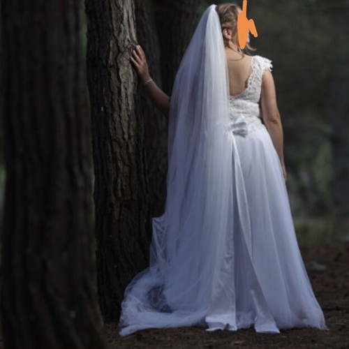 Wedding dress used with bodysuit, sarpa, veil and skirts in tulle, cashmere, lace