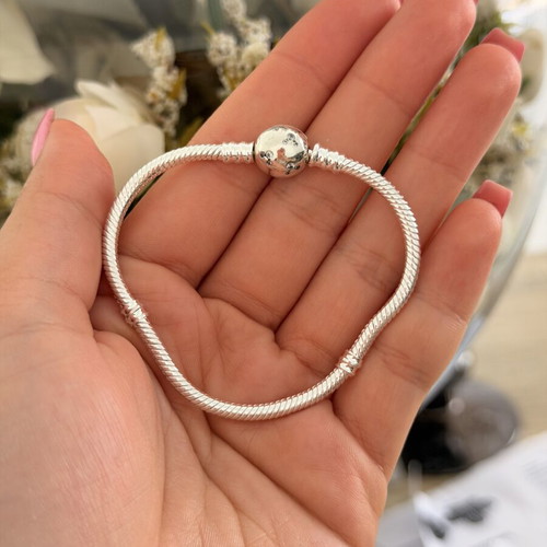 Pandora Mickey Bracelet like new, 18cm, silver with strass