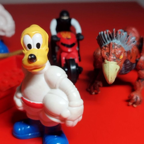 Figures used, lot of 11 assorted pieces