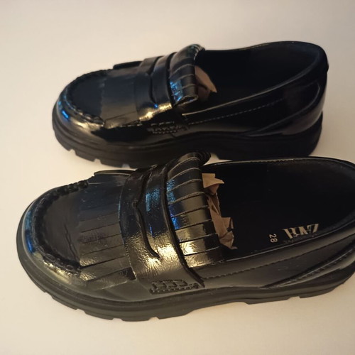 Black Zara school shoe No 28 like new