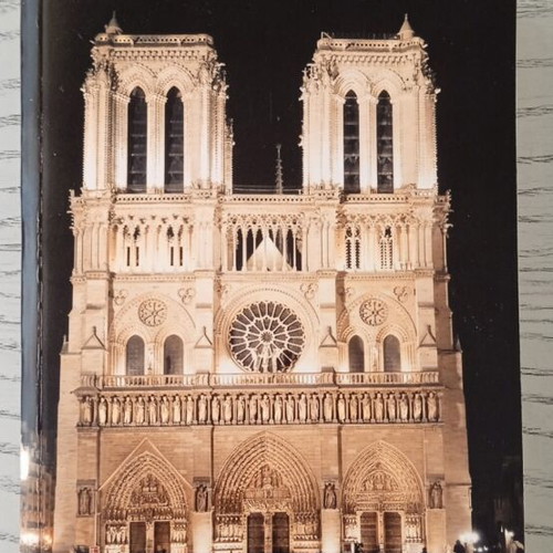 The Hunchback of Notre-Dame by Victor Hugo like new, Greek edition