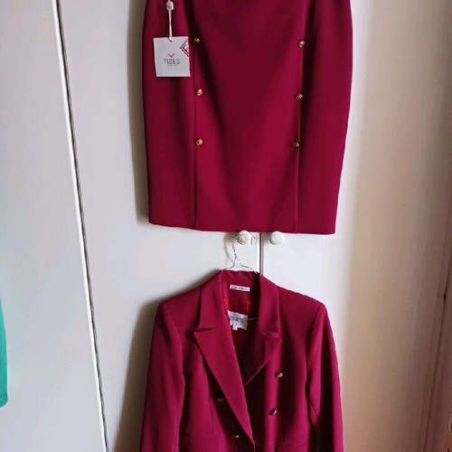 Fibes medium suit new with tag