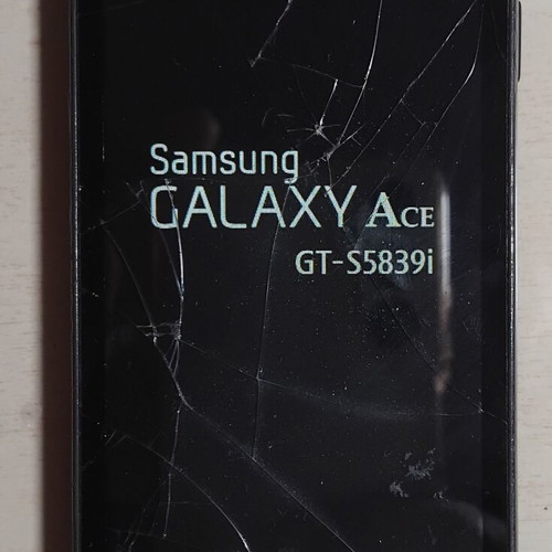 Samsung Galaxy Ace S5830i used with broken screen glass