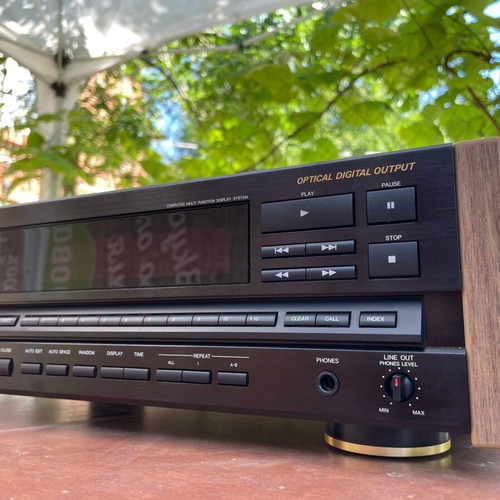 Denon DCD-1420 CD Player like new