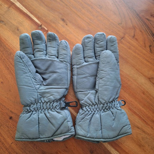 Winter gloves set 2 pairs like new