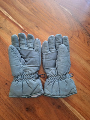 Winter gloves set 2 pairs like new