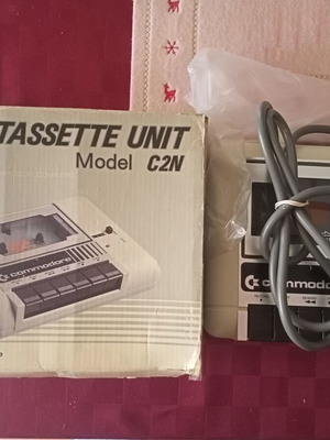 Commodore 64 Original Tape Recorder C2N like new, boxed