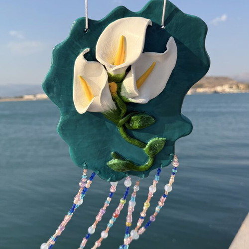 Clay wall decoration with 3D lilies and beads