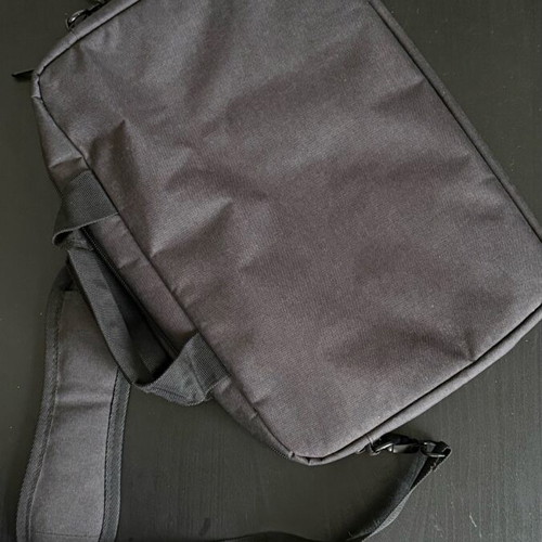 Remax laptop case like new for 13-inch or smaller