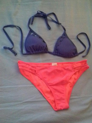 Μαγιό σαν καινούργιο, σετ πάνω μέρος μπλε και κάτω μέρος κοραλλί, μέγεθος M