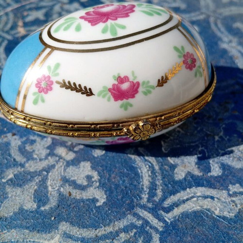 Porcelain egg limoges