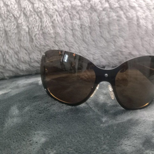 Anna Konsta sunglasses used, brown