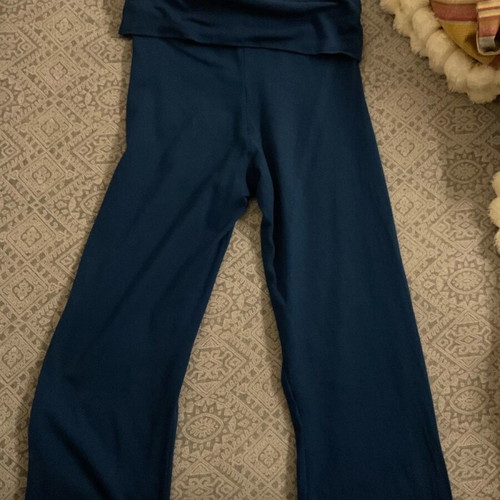 Pull & Bear dark blue bell style leggings like new