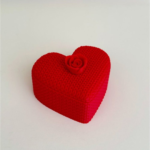 Heart-shaped box new, red plastic