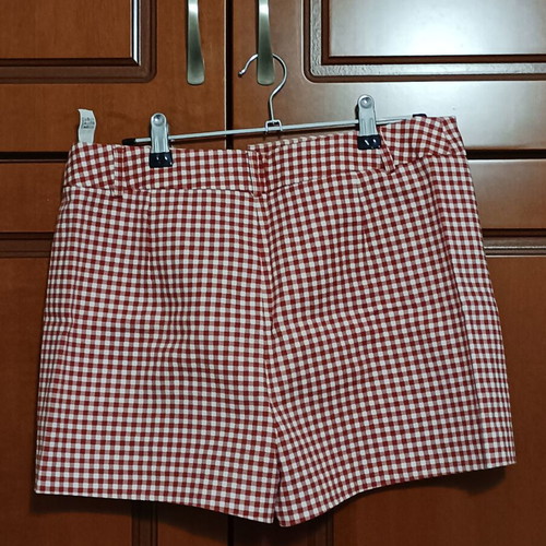 Zara women's shorts with red and white check pattern like new, size M