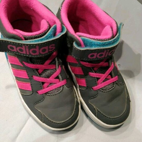 Adidas kids sneakers size 25 like new