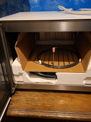 Microwave oven new