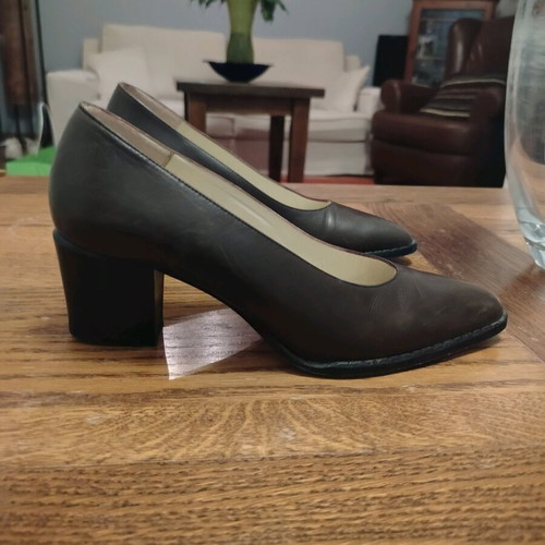 Bournazos leather pumps like new, brown, size 37