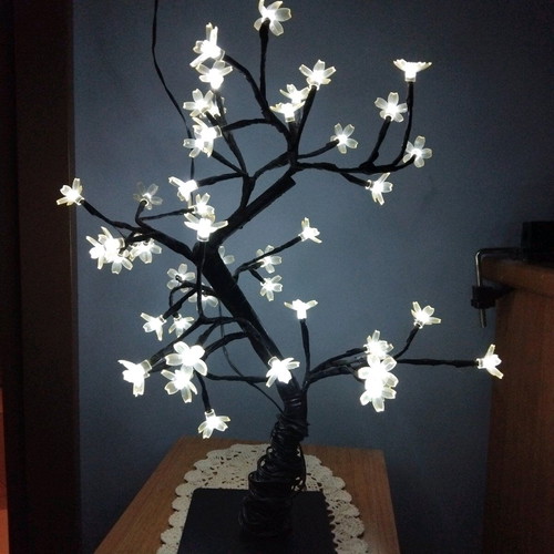 Christmas tree with silicone flowers like new