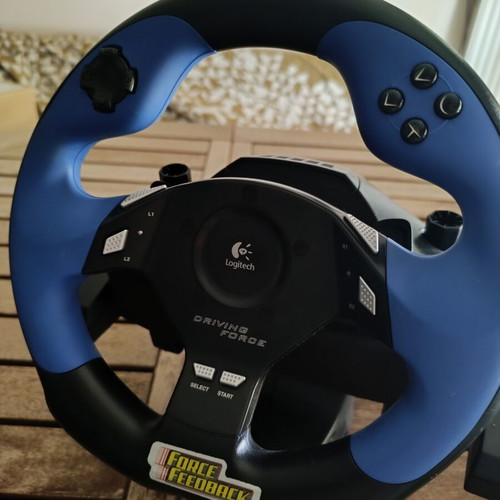 Logitech Driving Force Feedback Wheel for PlayStation 2 with Pedals and Original Box