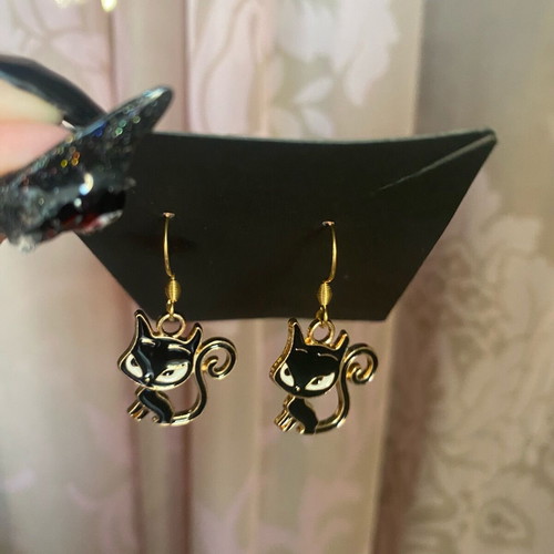 Cat earrings new, black and gold tone