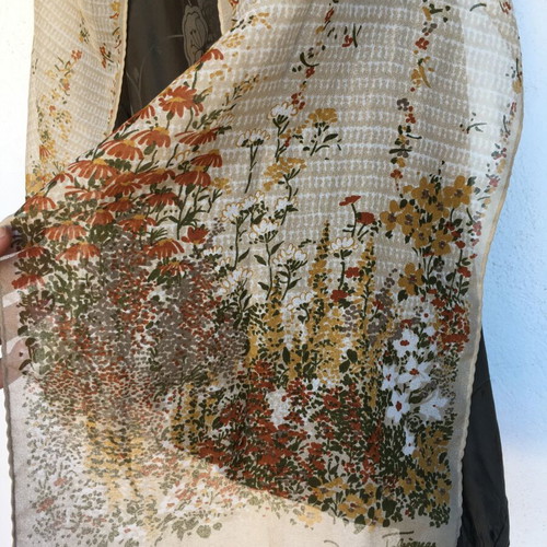 Floral scarf Paris like new, 142x29cm, hand rolled edges