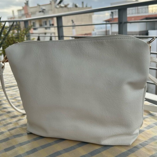 White leather shoulder bag new with adjustable strap