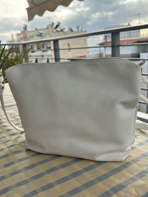 White leather shoulder bag new with adjustable strap