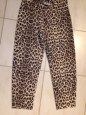 Leopard jean pants like new, size L, beige brown