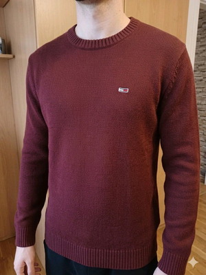 Tommy Hilfiger C-Neck Deep Rogue sweater like new, size L