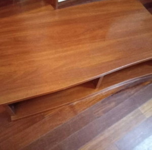 Έπιπλο τηλεόρασης χαμηλό