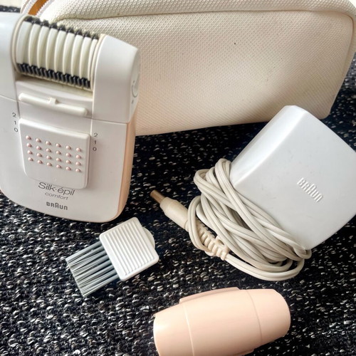 Braun Silk-épil epilator used with case
